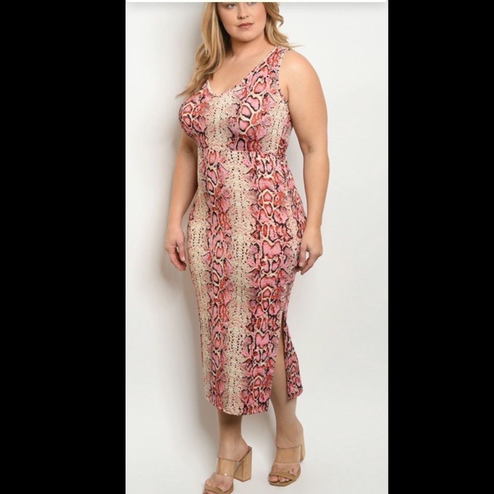 💕Retail New💕 Plus Size Snakeskin Design Dress